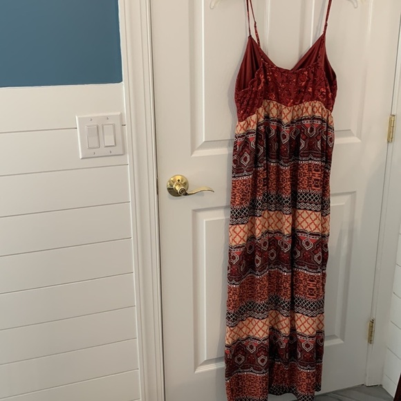 FOREVER21+ SIZE 2X SPAGHETTI STRAP DARK RED MULTI-COLOR AZTEC MAXI DRESS - Picture 5 of 5